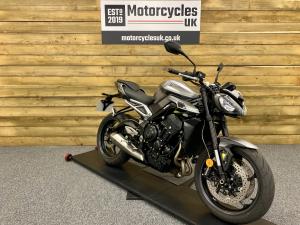 Used Triumph STREET TRIPLE 765 R STREET TRIPLE 765 R for sale in Swindon | Image 2