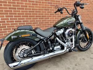 Used Harley-Davidson SOFTAIL FXBB STREET BOB SOFTAIL FXBB STREET BOB for sale in London | Image 2