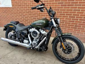 Used Harley-Davidson SOFTAIL FXBB STREET BOB SOFTAIL FXBB STREET BOB for sale in London | Image 2