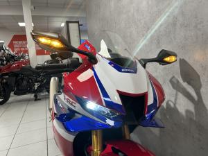 Used Honda CBR1000RR-R FIREBLADE SP CBR1000RR-R FIREBLADE SP for sale in Hull | Image 3