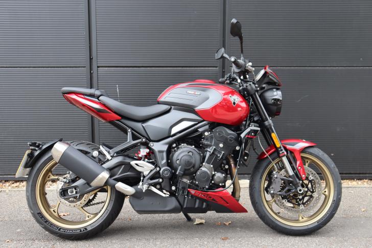 Triumph TRIDENT 800