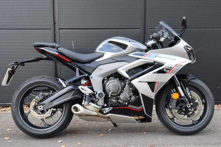 Triumph DAYTONA 660