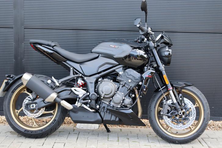 Triumph TRIDENT 800