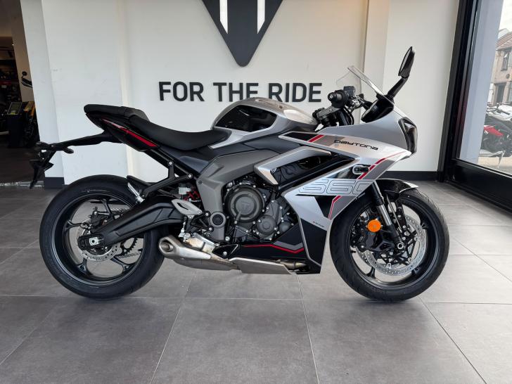 Triumph DAYTONA 660