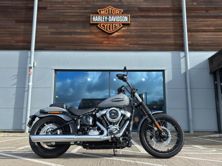Harley-Davidson SOFTAIL FXBB STREET BOB