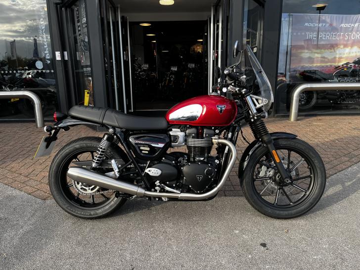 TRIUMPH SPEED TWIN 900