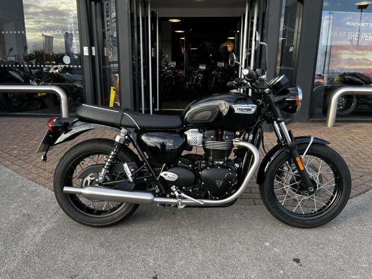 TRIUMPH BONNEVILLE T100