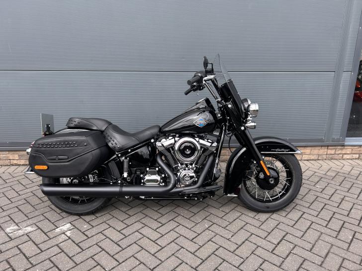 HARLEY-DAVIDSON SOFTAIL FLHC HERITAGE CLASSIC